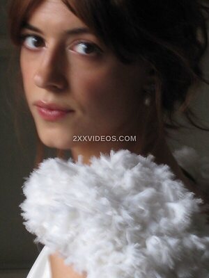 Daisy Edgar-Jones photo