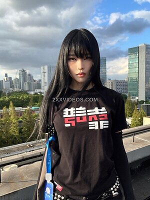 Daturakisses- Sacha Wang photo