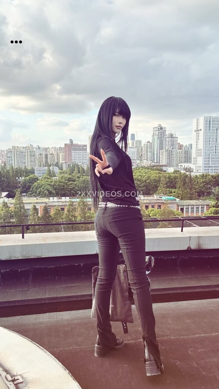 Daturakisses- Sacha Wang photo