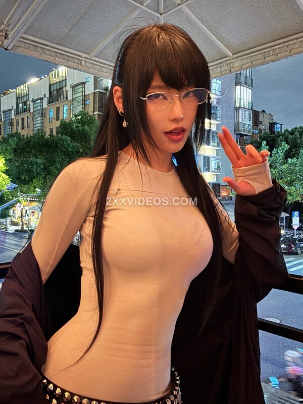 Daturakisses- Sacha Wang photo