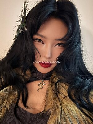 Daturakisses- Sacha Wang photo