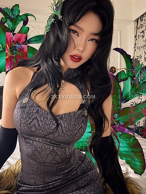 Daturakisses- Sacha Wang photo