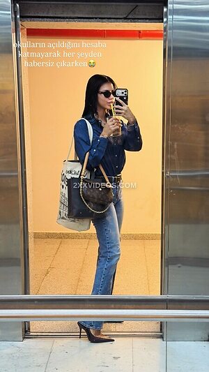Demet Ozturk photo