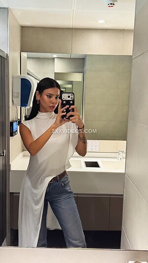 Demet Ozturk photo