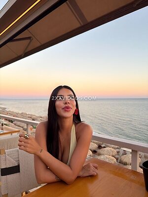 Demet Ozturk photo