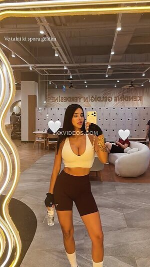 Demet Ozturk Nude Leaked Photo #112