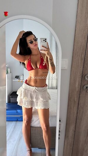 Demet Ozturk Nude Leaked Photo #136