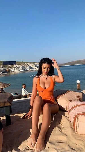 Demet Ozturk Nude Leaked Photo #170