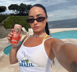 Demi Lovato photo