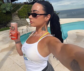 Demi Lovato More Nude Photos