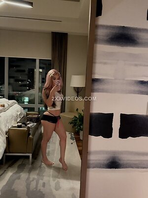 Dineromia Nude Leaked Photo #18