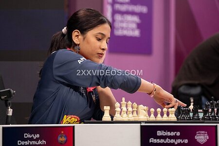 Divya Deshmukh photo