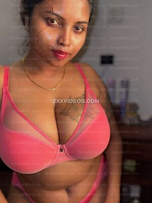 Elakkiya Nude Leaked Photo #12