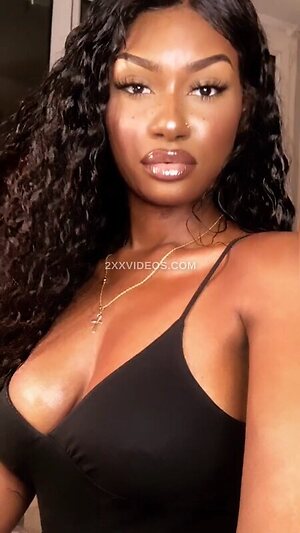 Elinda San photo