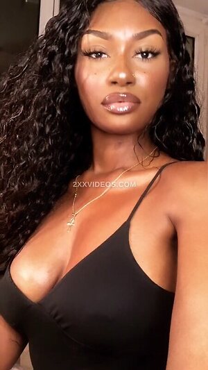 Elinda San photo