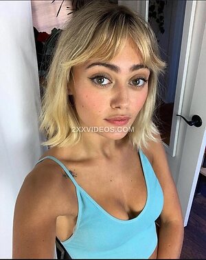 Ella Purnell Nude Leaked Photo #10