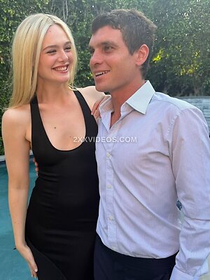 Elle Fanning Nude Leaked Photo #43