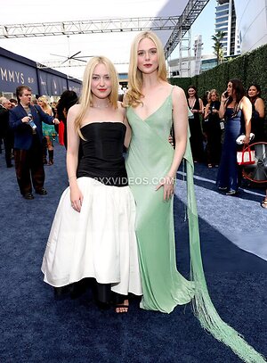 Elle Fanning photo