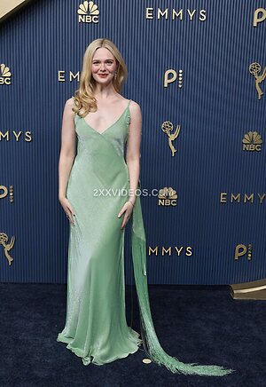 Elle Fanning photo