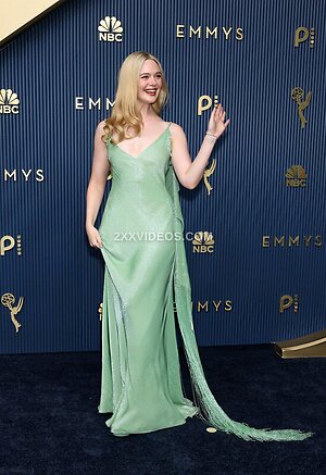 Elle Fanning photo