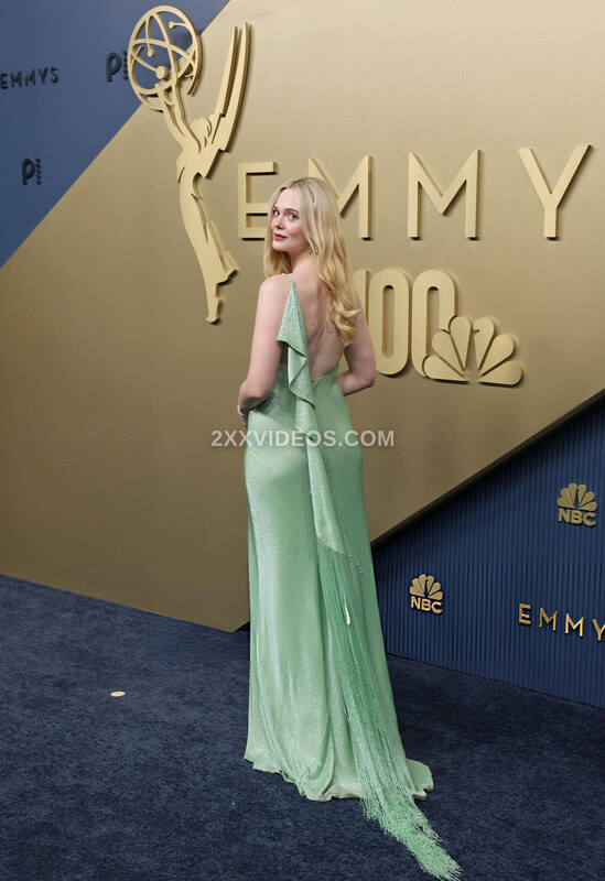 Elle Fanning photo