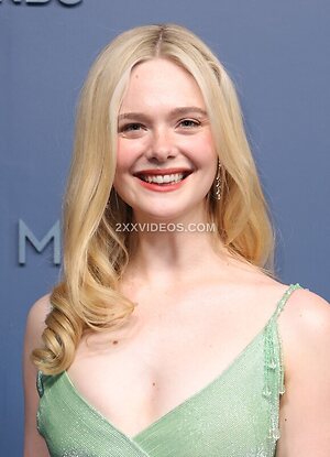 Elle Fanning Nude Leaked Photo #67
