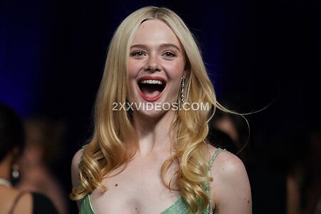 Elle Fanning Nude Leaked Photo #69