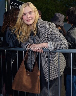 Elle Fanning photo