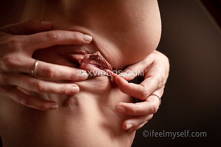 Ellie Naughty Nude Leaked Photo #5