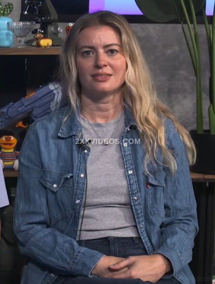 Elyse Willems photo