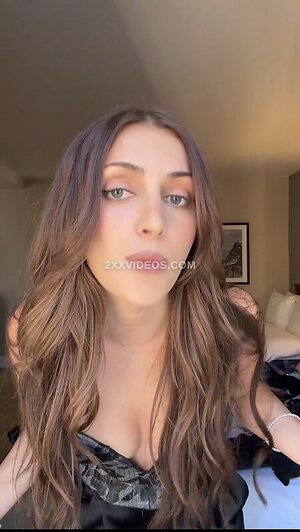 Emelia Hartford photo