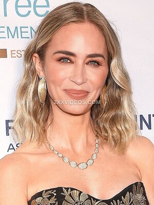 Emily Blunt Nude Leaked Photo #4