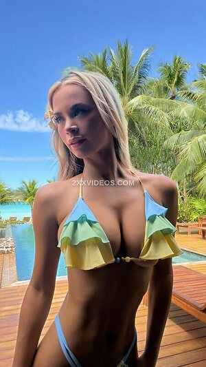 Emily Elizabeth Nude Leaked Photo #56