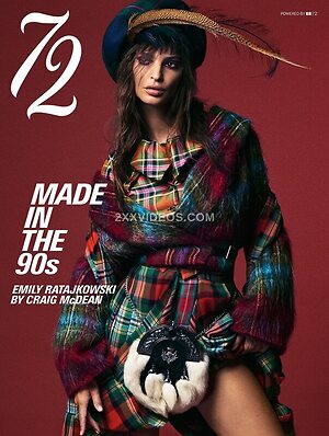 Emily Ratajkowski photo