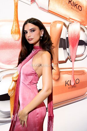 Emily Ratajkowski Nude Leaked Photo #38
