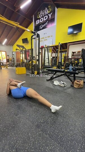 Emily Tosta photo