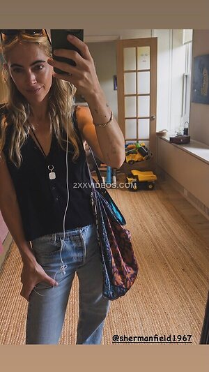 Emily Wickersham Nude Leaked Photo #8