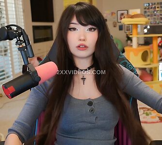 Emiru More Nude Photos