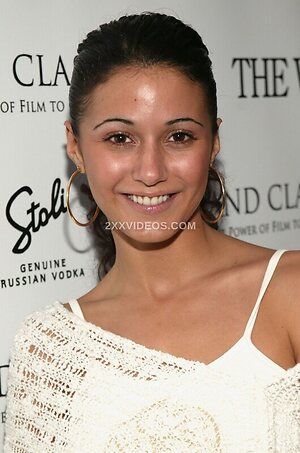 Emmanuelle Chriqui Nude Leaked Photo #2