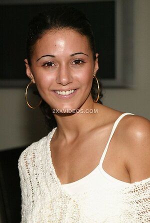Emmanuelle Chriqui Nude Leaked Photo #5