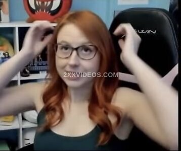 Erin Plays photo