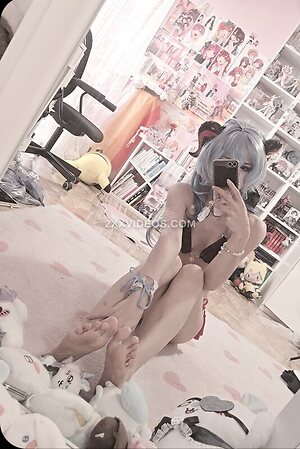 Erogurin Nude Leaked Photo #14