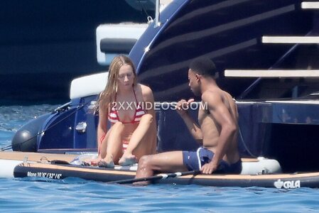 Ester Exposito Nude Leaked Photo #17