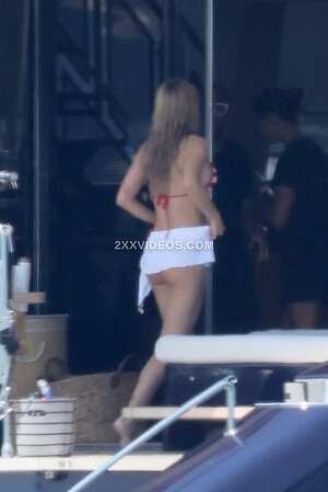 Ester Exposito Nude Leaked Photo #20