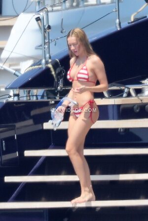 Ester Exposito Nude Leaked Photo #21
