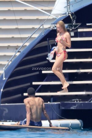 Ester Exposito Nude Leaked Photo #27