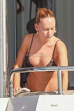 Ester Exposito Nude Leaked Photo #68
