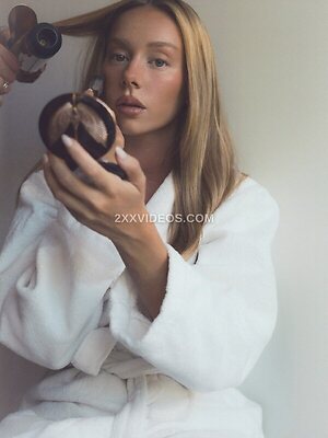 Ester Exposito photo