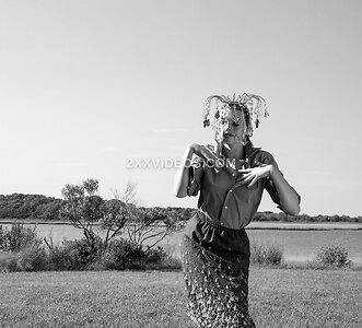 Ever Anderson photo