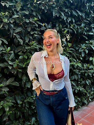 Ezgi Ergenç photo